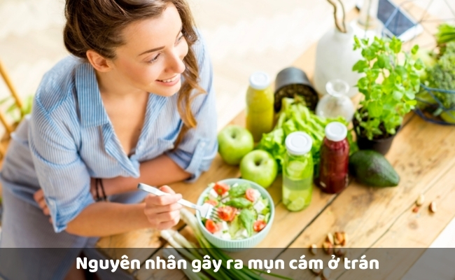 Tại sao nổi mụn li ti trên trán? Nguyên nhân gây ra mụn cám ở trán