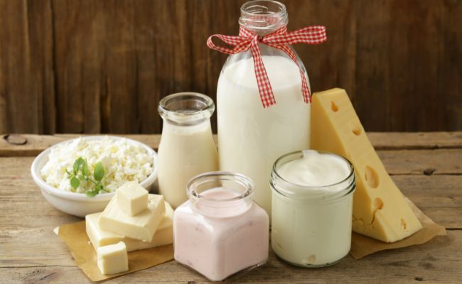 Nên uống sữa sau khi nặn mụn xong