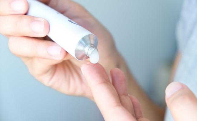 Cách điều trị mụn đinh râu hiệu quả, an toàn

