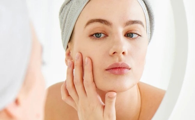 Bôi kem dưỡng ẩm có tác dụng gì đối với làn da?