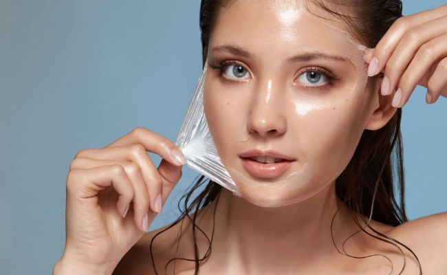 Dùng mặt nạ hóa học để tái tạo da mặt