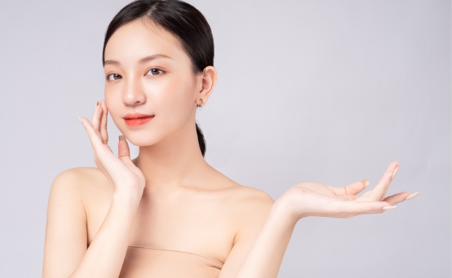 Tác dụng se khít lỗ chân lông của serum Niacinamide