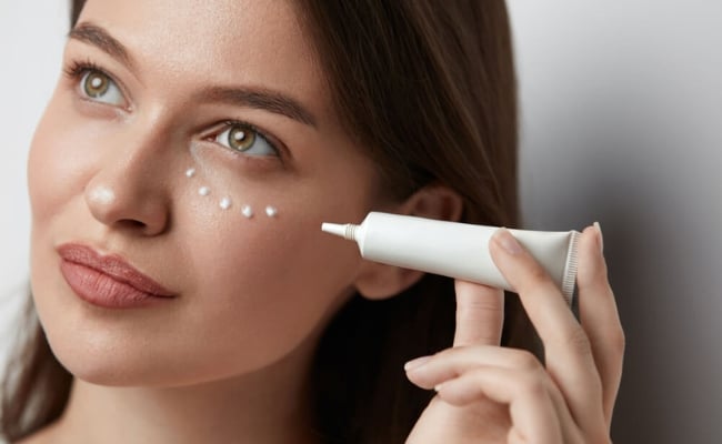 cách chọn kem dưỡng mắt hiệu quả
