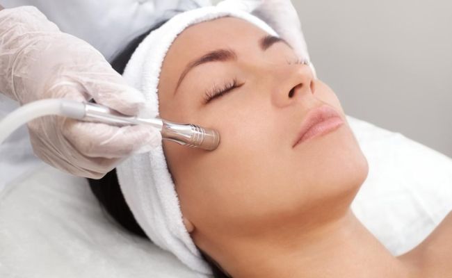 Tái tạo da bằng liệu pháp bào mòn
