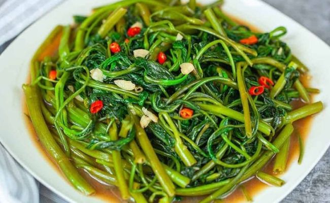 Sau khi nặn mụn kiêng ăn gì? - Rau muống