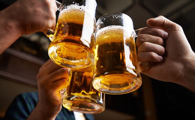 Sau khi nặn mụn không nên sử dụng chất kích thích