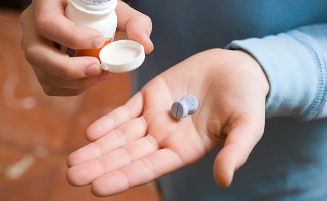 Điều trị mụn bằng thuốc uống kê đơn