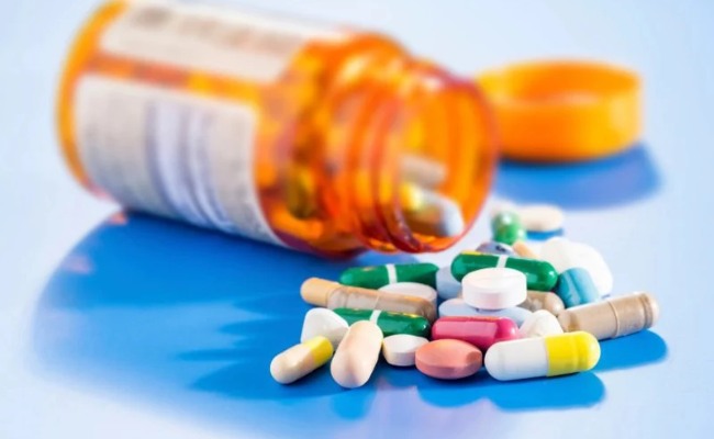 Trị mụn kích ứng bằng thuốc kháng sinh Histamin H1