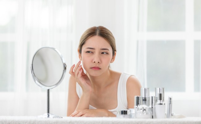 Nổi mụn li ti do chăm sóc da sai cách