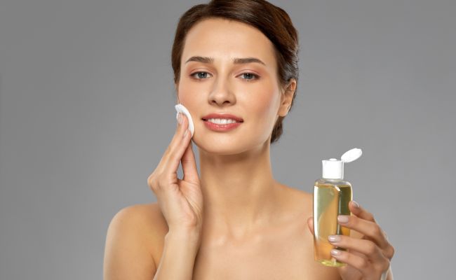dùng toner cho da dầu mụn