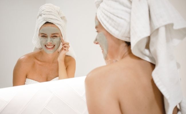 vì sao nên sử dụng mặt nạ cho da dầu mụn