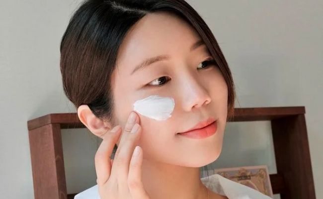 Tiêu chí chọn kem chống nắng cho da mụn?