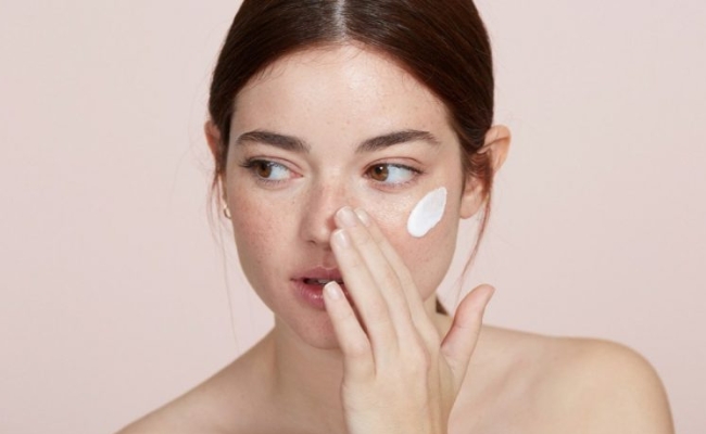 Kết hợp BHA/AHA/Vitamin C và Retinol xen kẽ