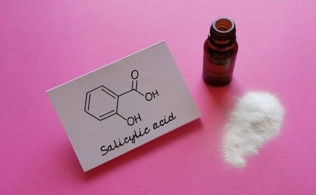 Điều trị mụn ẩn bằng Salicylic Acid/Beta Hydroxy Acid (BHA)