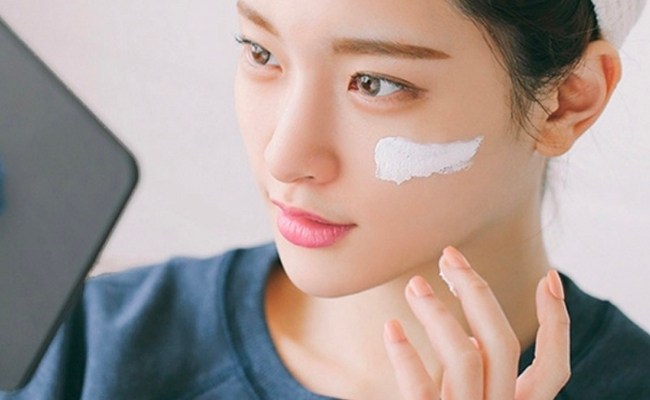 Kem dưỡng ẩm sử  dụng sau bước nào trong chu trình skincare?