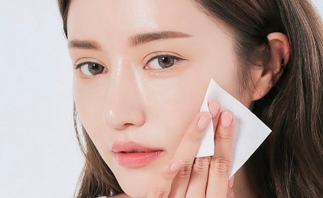 Sai lầm khi bôi kem chống nắng lên mặt và toàn thân