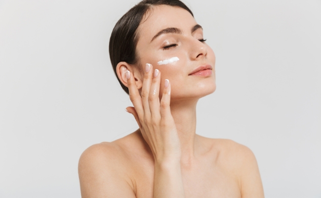 Đối tượng sử dụng Ceramide Ceramide được xem là hoạt chất lý tưởng dành cho mọi loại da