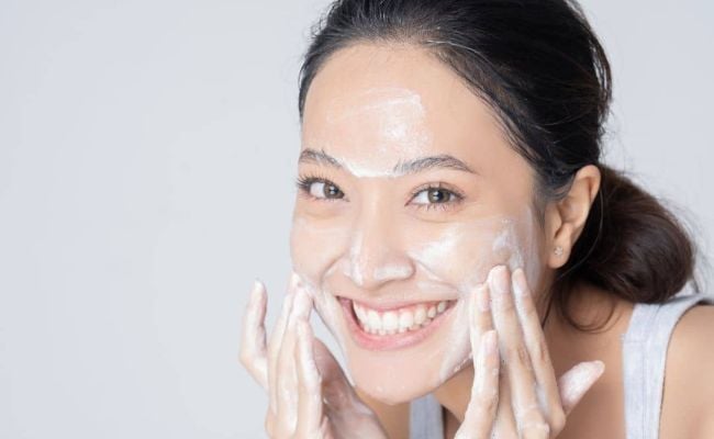 công dụng của việc rửa mặt cho da