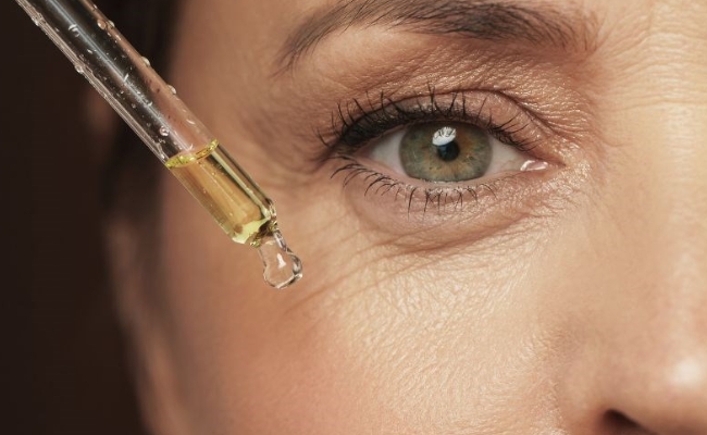 Vì sao nên sử dụng serum chỗng lão hóa? Lý do nên sử dụng serum chỗng lão hóa