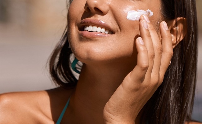 Những lưu ý để ngăn ngừa mụn khi dùng kem chống nắng cho da dầu mụn