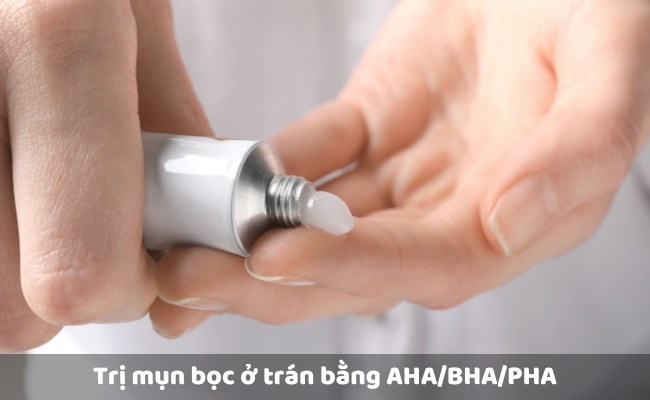 Trị mụn bọc ở trán bằng kháng sinh dạng bôi không kê đơn

