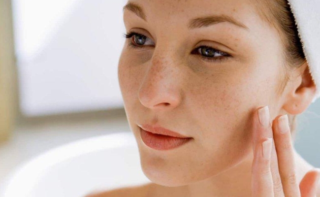 Tác dụng khác của Retinol Retinol cũng được sử dụng để khắc phục tình trạng tăng sắc tố ở da