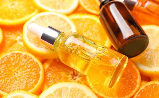 Serum Vitamin C là gì? Công dụng của Serum Vitamin C đối với da khô