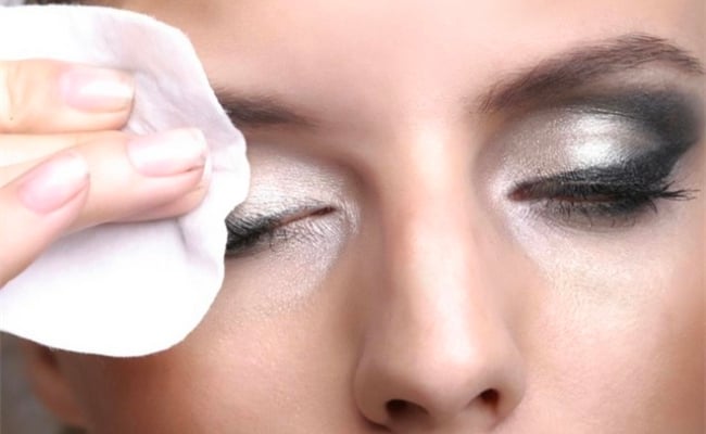 Nguyên nhân khiến mắt sưng húp do đâu?