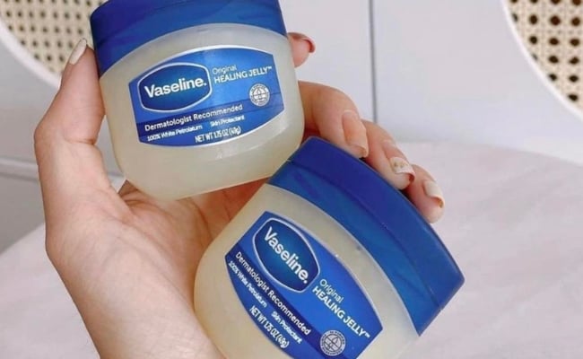 Cách lột mụn đầu đen bằng vaseline