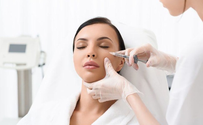 Tiêm Hyaluronic trị mụn cám