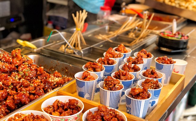 Chế độ ăn uống và sinh hoạt không lành mạnh