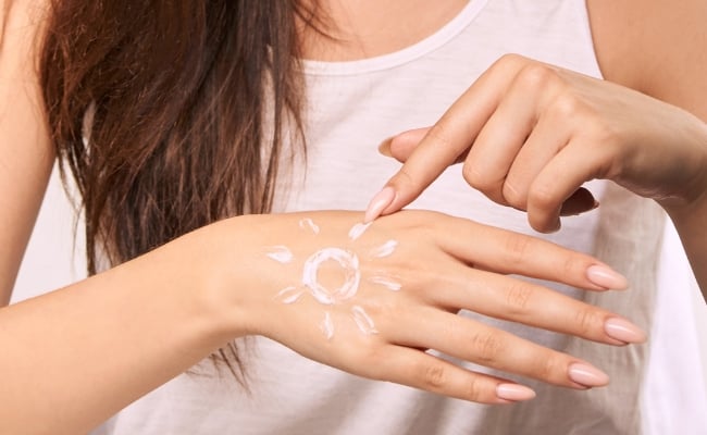 Lưu ý test thử kem chống nắng cho da dầu trước khi sử dụng