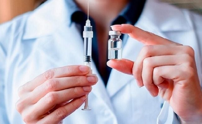 Tiêm Cortisone điều trị mụn ẩn